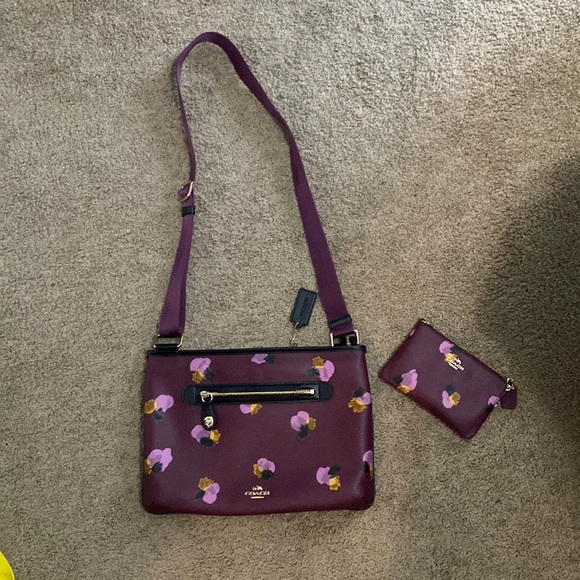 Coach Handbags - Coach Crossbody